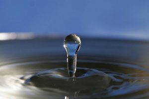 water-droplet-blue-bg05_l